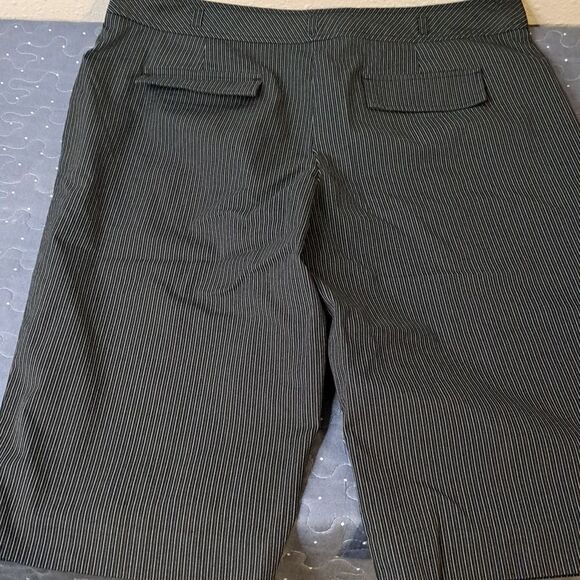 Worthington black pinstripe Modern fit bermuda shorts size 16 Petite - Picture 4 of 5